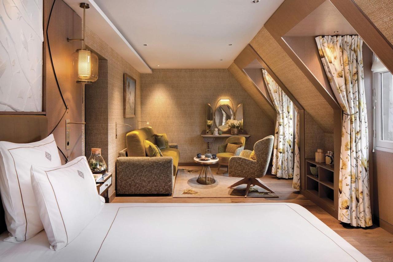 La Demeure Montaigne Hotel Paris Exterior photo A suite at the Mandarin Oriental, Paris