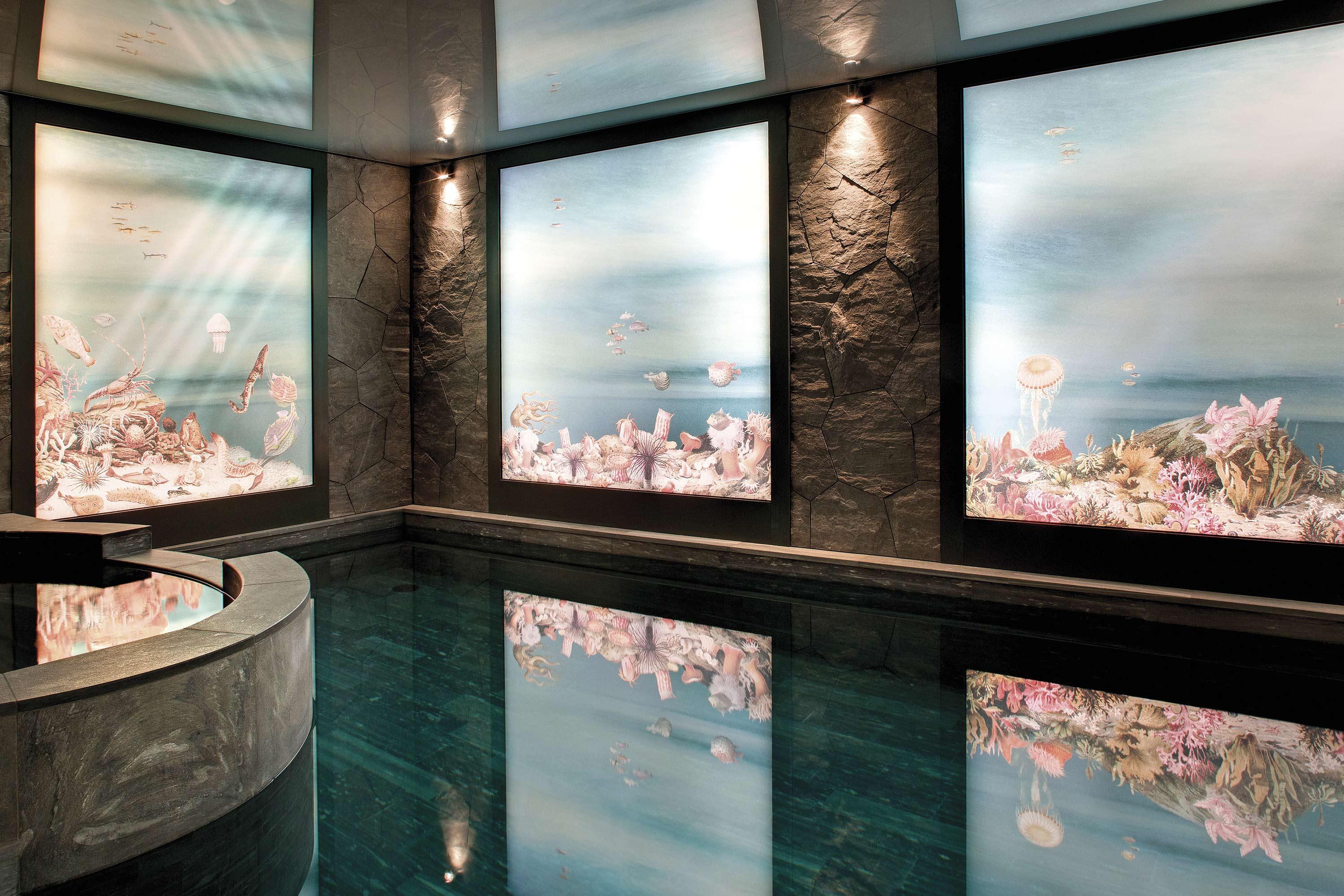La Demeure Montaigne Hotel Paris Exterior photo The interior of the spa