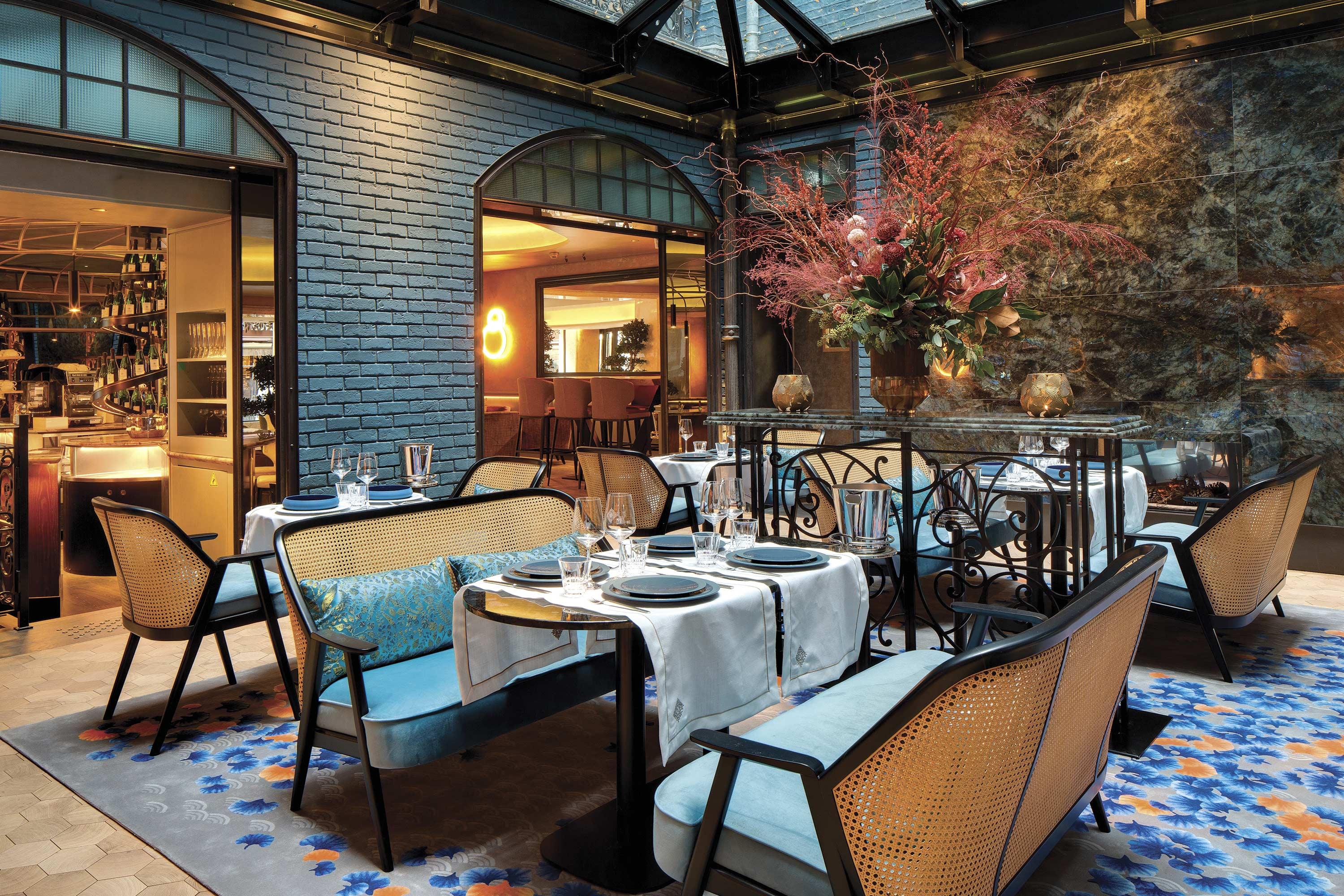 La Demeure Montaigne Hotel Paris Exterior photo The interior of the restaurant