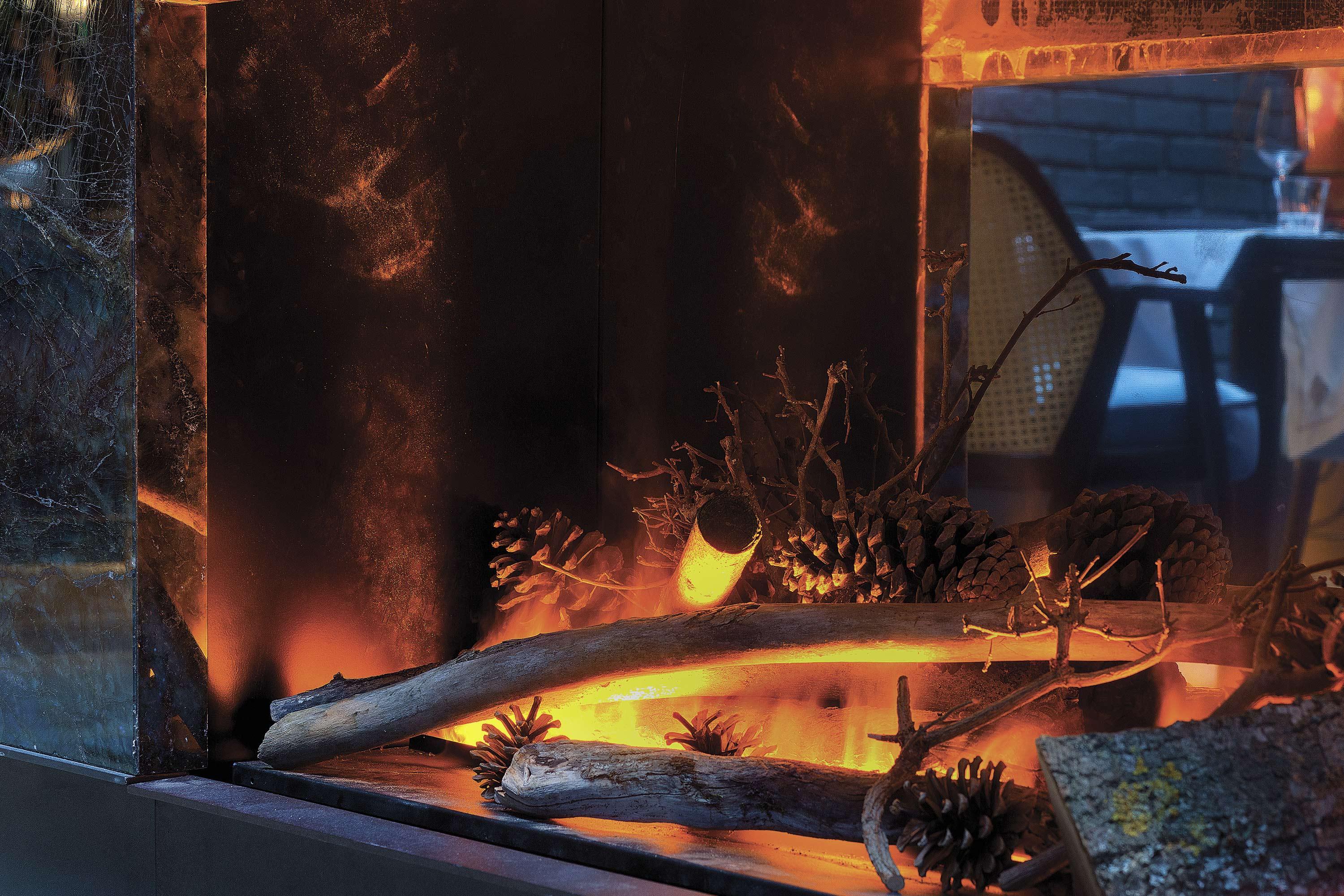 La Demeure Montaigne Hotel Paris Exterior photo A modern blast furnace