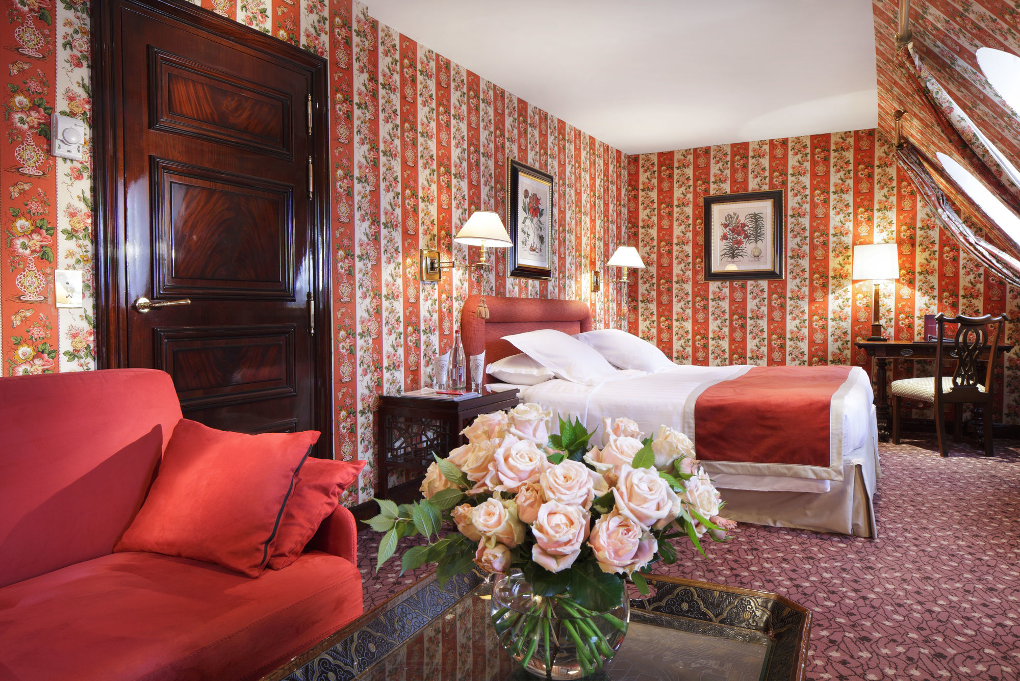 La Demeure Montaigne Hotel Paris Room photo A suite at the hotel